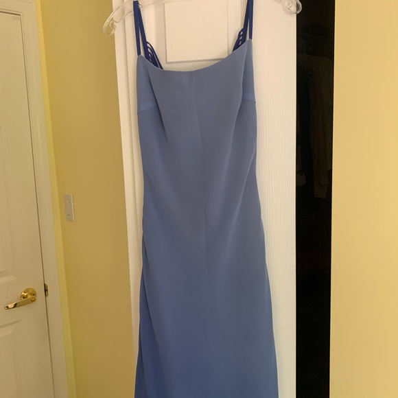 Gorgeous dress with beautiful back pattern - Picture 2 of 2